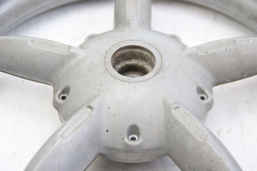 photo de LLANTA TRASERA APRILIA SCARABEO 4T 50 (2009 - 2017) - Zoom sobre los componentes