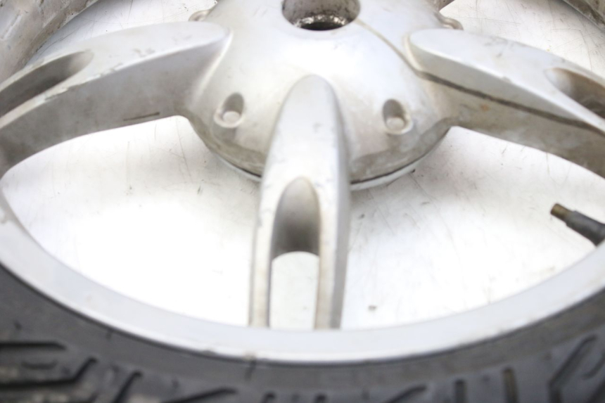 photo de LLANTA TRASERA APRILIA SCARABEO 100 (2003 - 2012) - Detalles de los puntos de fijación