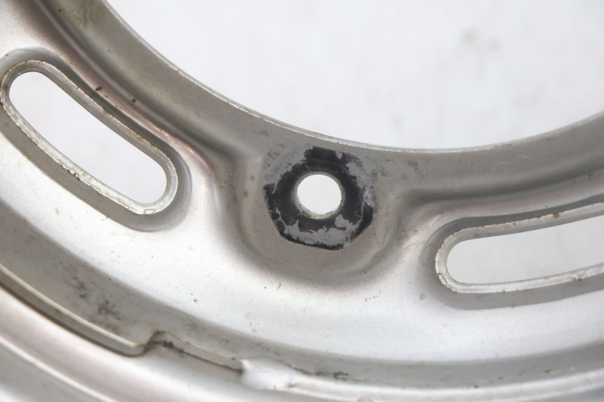 photo de LLANTA TRASERA HONDA SCV LEAD 100 (2003 - 2007) - Características distintivas