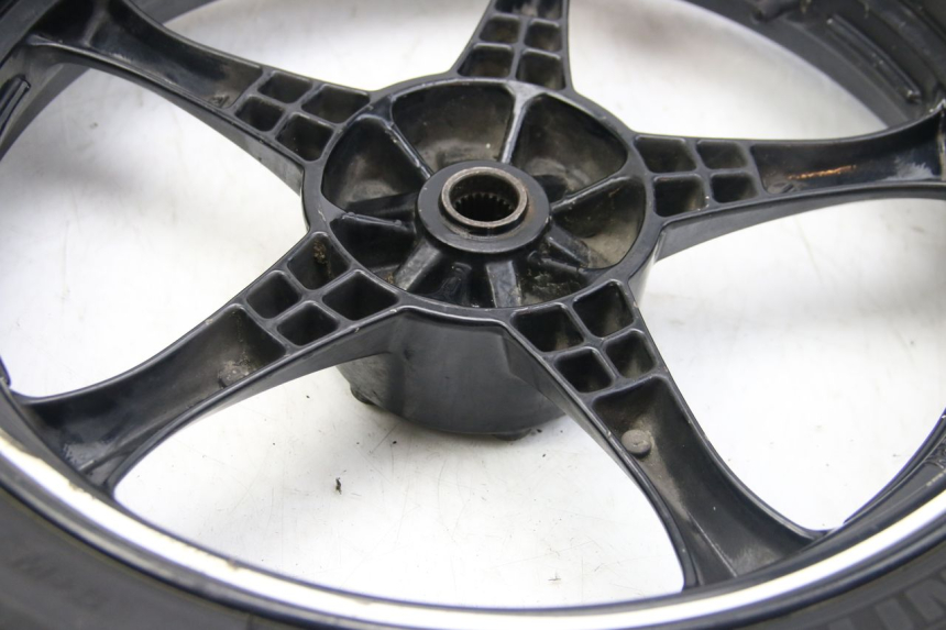 photo de LLANTA TRASERA SUZUKI SIXTEEN 125 (2008 - 2010) - Ángulo de visión alternativo