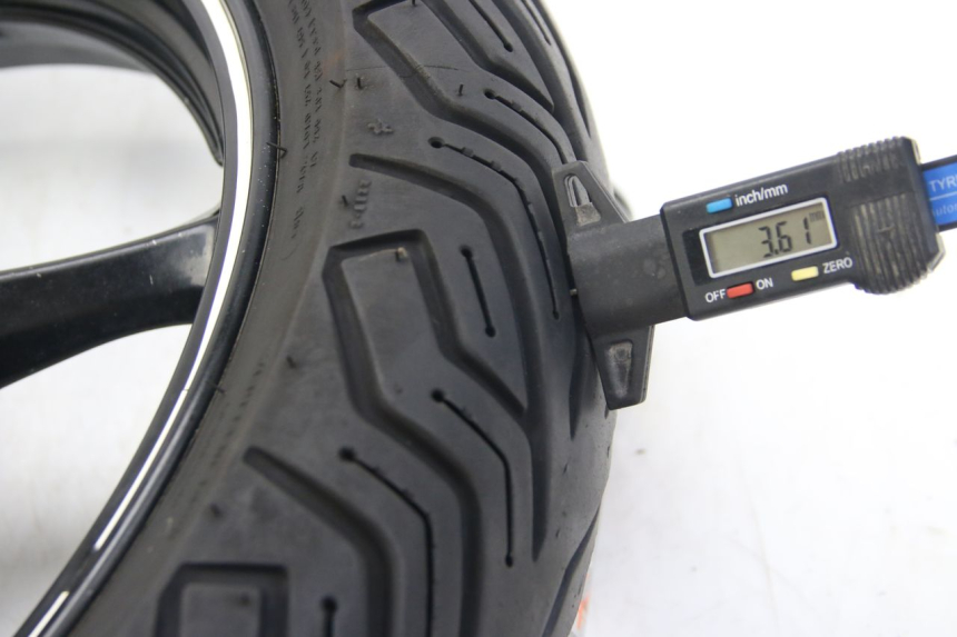 photo de LLANTA TRASERA SUZUKI SIXTEEN 125 (2008 - 2010) - Zoom estado de uso