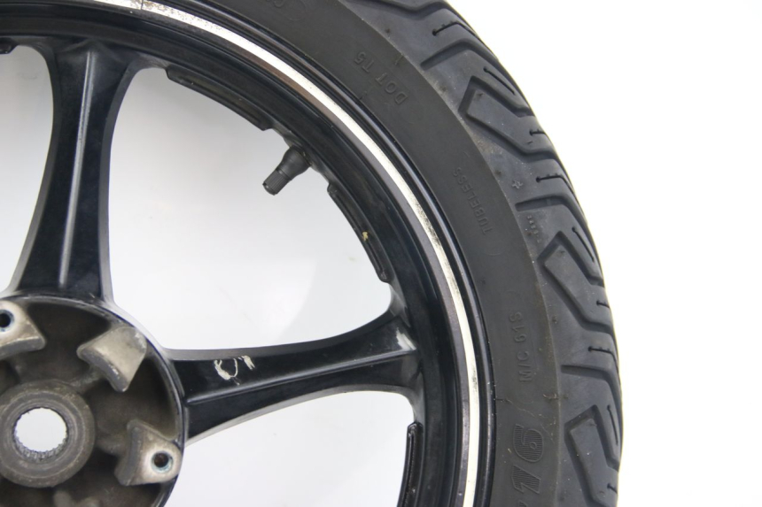 photo de LLANTA TRASERA SUZUKI SIXTEEN 125 (2008 - 2010) - Detalles de los puntos de fijación