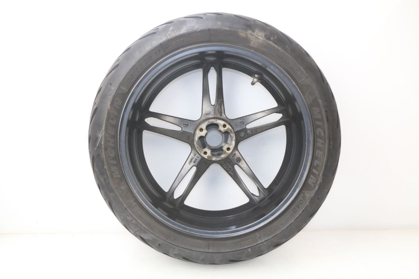 photo de LLANTA TRASERA TRIUMPH SPEED TRIPLE 1050 (2005 - 2007) - Enfoque en la estructura