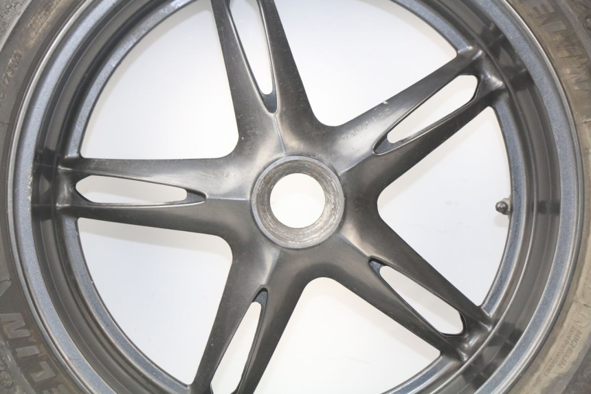 photo de LLANTA TRASERA TRIUMPH SPEED TRIPLE 1050 (2005 - 2007) - Perfil de la pieza de repuesto