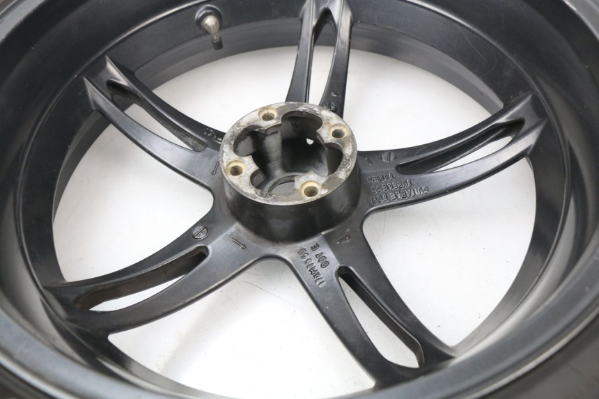 photo de LLANTA TRASERA TRIUMPH SPEED TRIPLE 1050 (2005 - 2007) - Detalles de los puntos de fijación