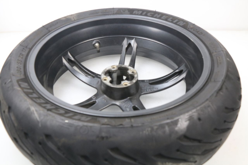 photo de LLANTA TRASERA TRIUMPH SPEED TRIPLE 1050 (2005 - 2007) - Recambio usado revisado