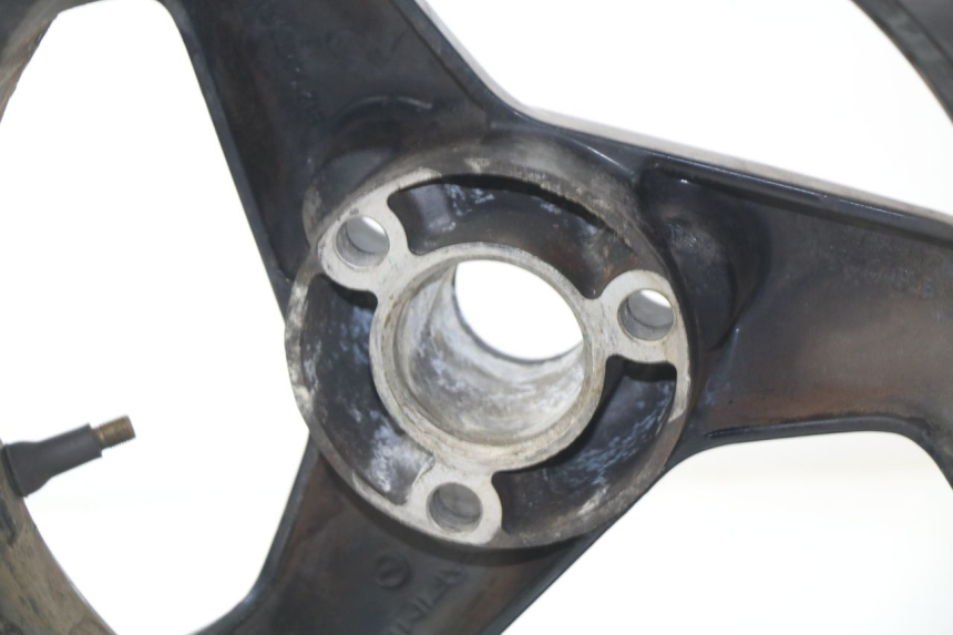 photo de LLANTA TRASERA PEUGEOT SPEEDFIGHT 2 LC 50 (2000 - 2009) - Estado de la superficie y material