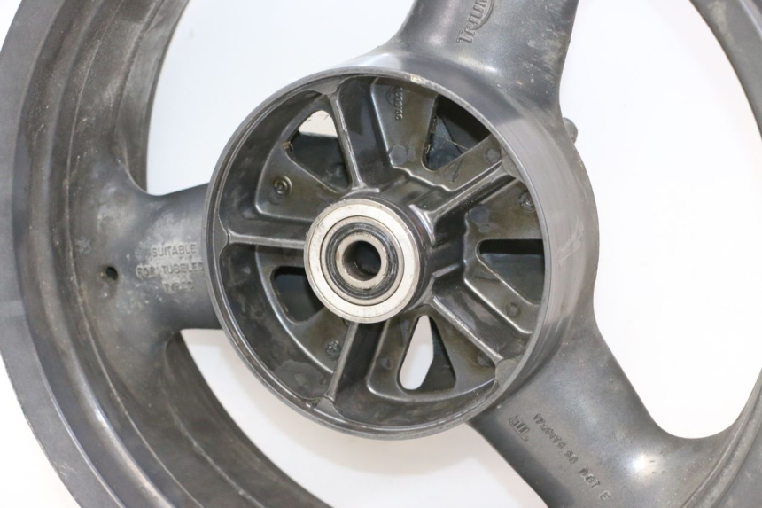 photo de LLANTA TRASERA TRIUMPH SPRINT 900 (1995 - 1998) - Zoom sobre los componentes