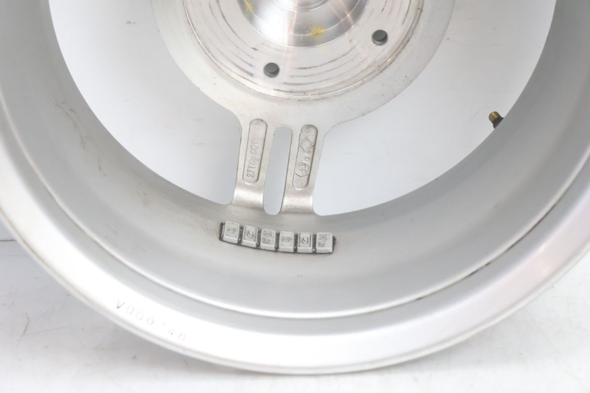 photo de LLANTA TRASERA CAN-AM SPYDER RS 1000 (2008 - 2012) - Características distintivas