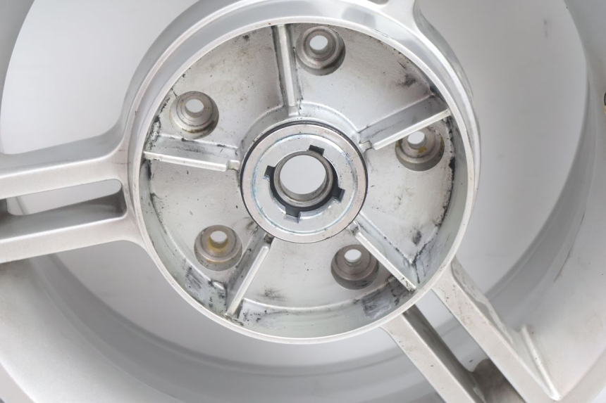photo de LLANTA TRASERA CAN-AM SPYDER RS 1000 (2008 - 2012) - Otra perspectiva