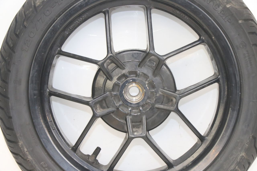 photo de LLANTA TRASERA APRILIA SR 2T 50 (2012 - 2017) - Características distintivas