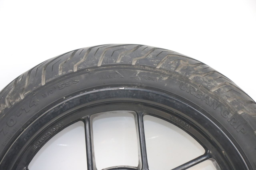 photo de LLANTA TRASERA APRILIA SR 2T 50 (2012 - 2017) - Primer plano de alta resolución