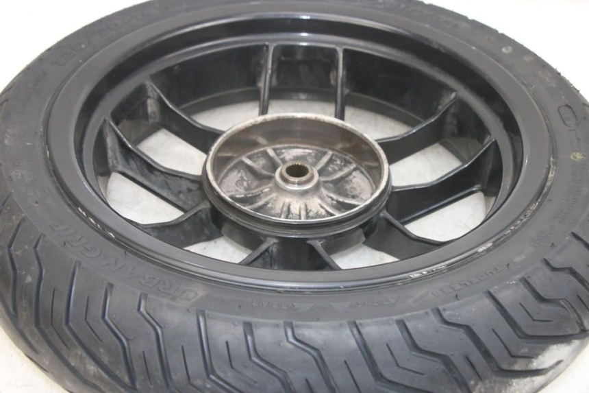 photo de LLANTA TRASERA APRILIA SR 2T 50 (2012 - 2017) - Primer plano técnico