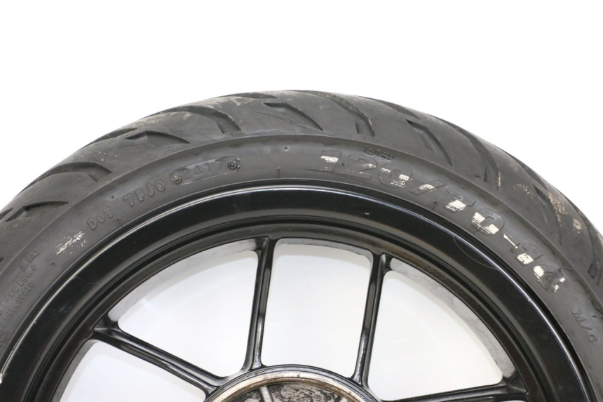 photo de LLANTA TRASERA APRILIA SR MOTARD 50 (2012 - 2018) - Primer plano de alta resolución