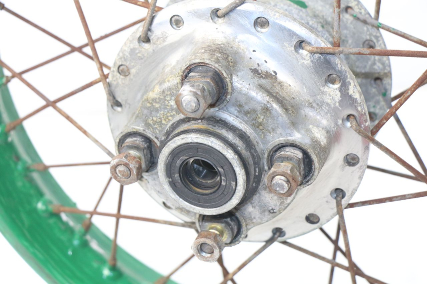 photo de LLANTA TRASERA YAMAHA SR 125 (1982 - 2003) - Otra vista del artículo