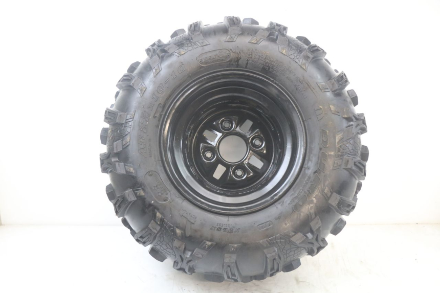 photo de LLANTA TRASERA HYTRACK ST 170 (2020 - 2024) - Primer plano de alta resolución