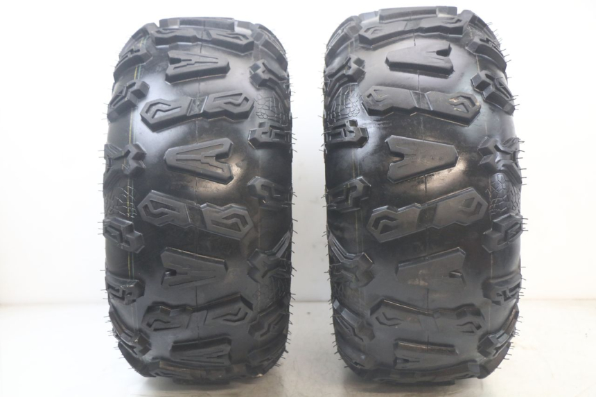 photo de LLANTA TRASERA HYTRACK ST 170 (2020 - 2024) - Enfoque en la estructura