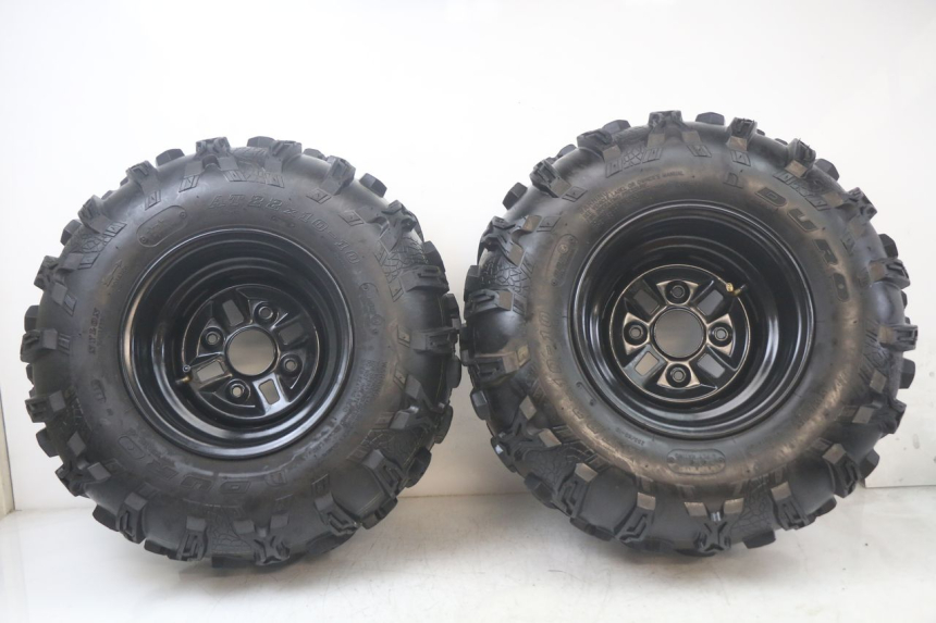 photo de LLANTA TRASERA HYTRACK ST 170 (2020 - 2024) - Zoom estado de uso