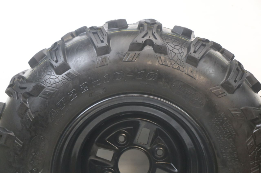 photo de LLANTA TRASERA HYTRACK ST 170 (2020 - 2024) - Primer plano técnico