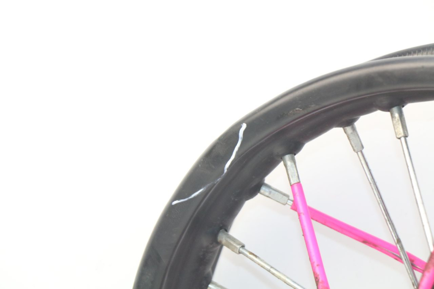 photo de LLANTA TRASERA NITRO MOTORS STORM DIRTBIKE 110 - Características distintivas