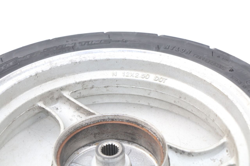 photo de LLANTA TRASERA FYM STRADA 50 (2007 - 2014) - Zoom estado de uso