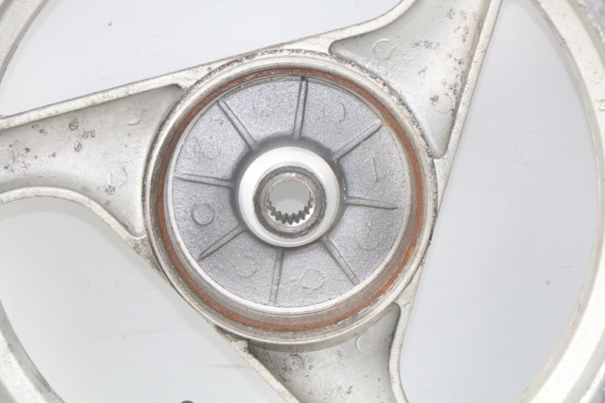 photo de LLANTA TRASERA FYM STRADA 50 (2007 - 2014) - Estado de la superficie y material