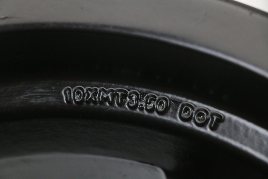 photo de LLANTA TRASERA PEUGEOT STREETZONE I 2T 50 (2018 - 2020) - Zoom sobre los componentes