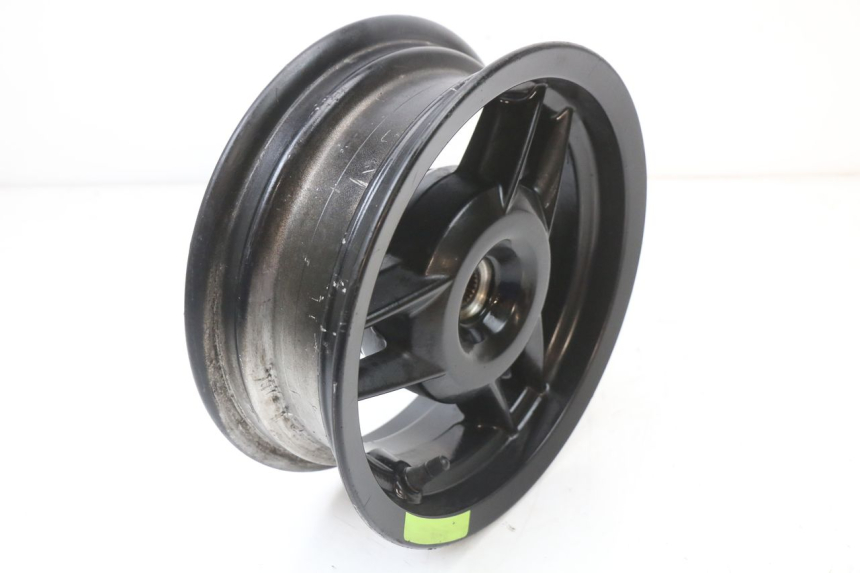 photo de LLANTA TRASERA PEUGEOT STREETZONE I 2T 50 (2018 - 2020) - Primer plano técnico