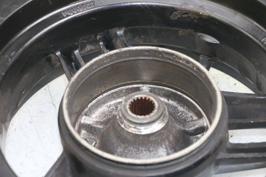 photo de LLANTA TRASERA PEUGEOT STREETZONE I 2T 50 (2018 - 2020) - Otra vista del artículo