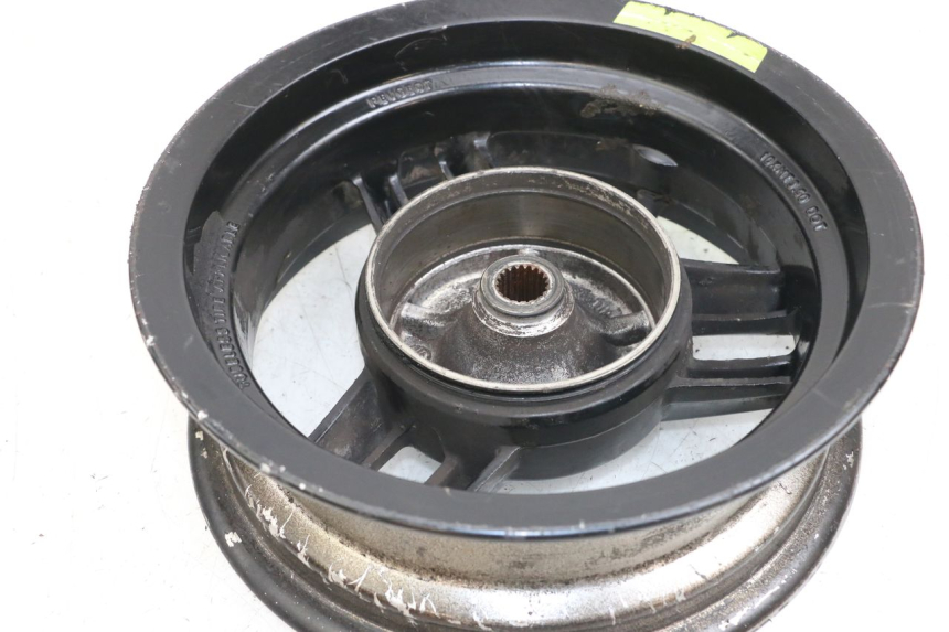 photo de LLANTA TRASERA PEUGEOT STREETZONE I 2T 50 (2018 - 2020) - Estado de la superficie y material