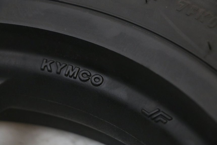 photo de LLANTA TRASERA KYMCO SUPER 8 4T 50 (2018 - 2020) - Características distintivas
