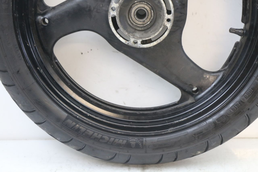 photo de LLANTA TRASERA SUZUKI GS F 500 (2004 - 2007) - Características distintivas