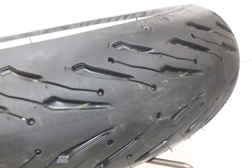 photo de LLANTA TRASERA SUZUKI SV S 650 (1999 - 2002) - Otra perspectiva