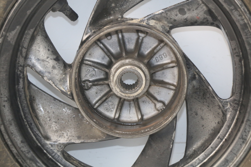 photo de LLANTA TRASERA PEUGEOT SV 50 (1992 - 2004) - Primer plano técnico