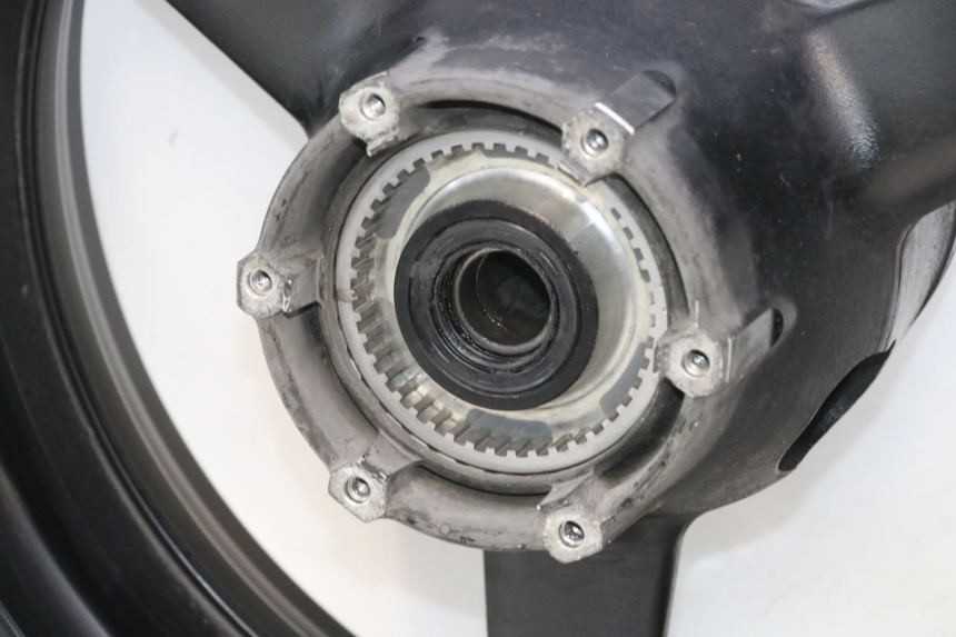 photo de LLANTA TRASERA YAMAHA TDM ABS 900 (2002 - 2014) - Detalle de la pieza