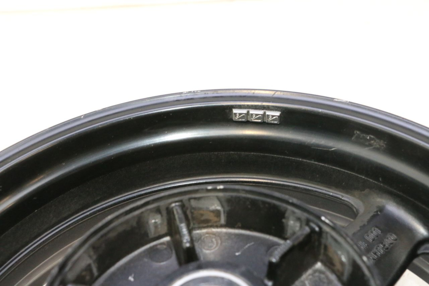 photo de LLANTA TRASERA YAMAHA TDM ABS 900 (2002 - 2014) - Zoom sobre los componentes