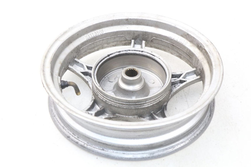 photo de LLANTA TRASERA BAOTIAN TRAVEL SPIRIT 50 (2010 - 2012) - Primer plano técnico