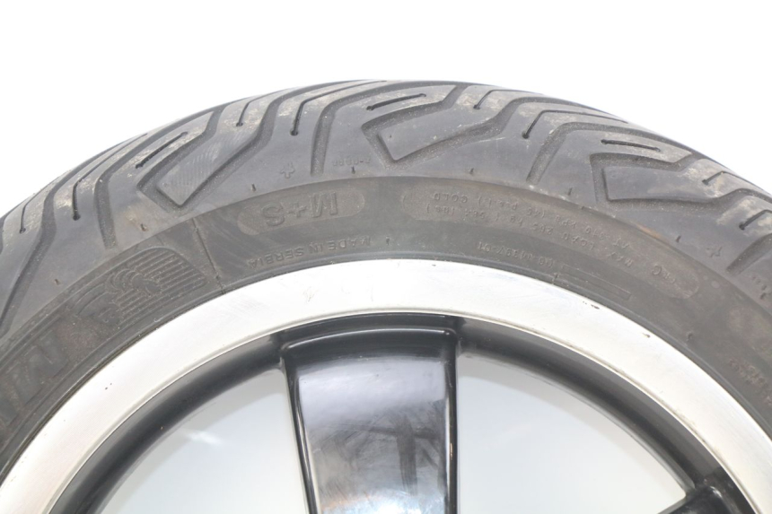 photo de LLANTA TRASERA PIAGGIO VESPA GTS IGET ABS 125 (2017 - 2023) - Primer plano de alta resolución