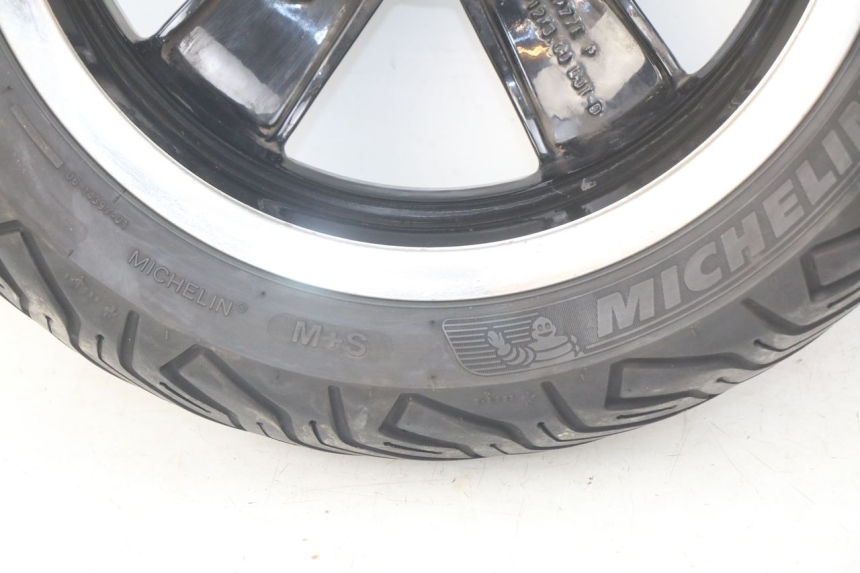 photo de LLANTA TRASERA PIAGGIO VESPA GTS IGET ABS 125 (2017 - 2023) - Detalles de los puntos de fijación