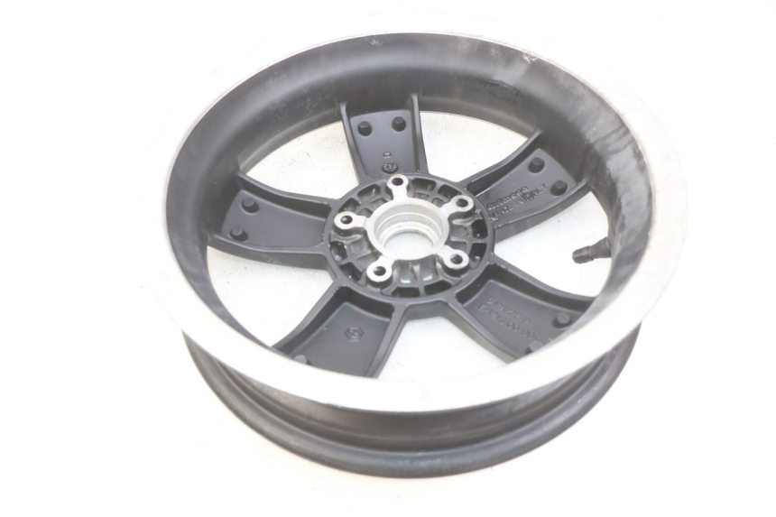 photo de LLANTA TRASERA PIAGGIO VESPA GTS SUPER IE 125 (2009 - 2016) - Características distintivas