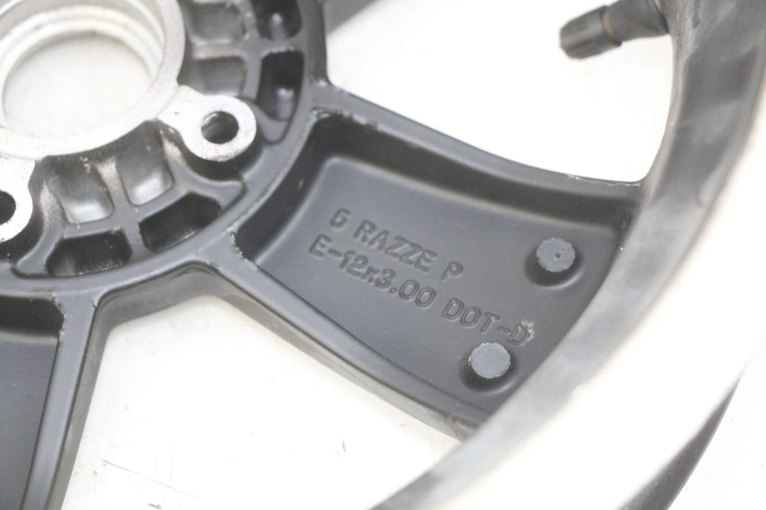 photo de LLANTA TRASERA PIAGGIO VESPA GTS SUPER IE 125 (2009 - 2016) - Marcados y referencias originales