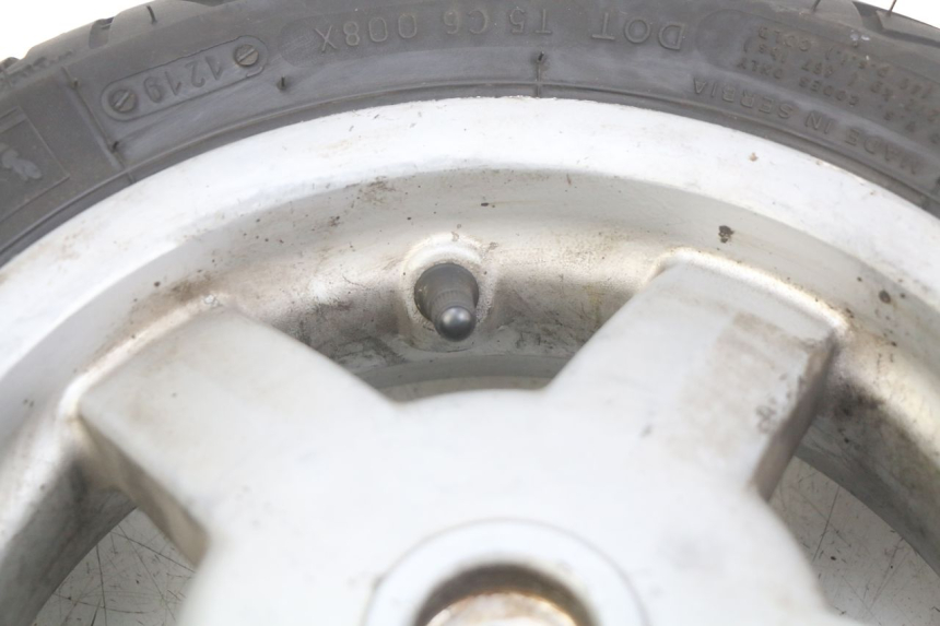 photo de LLANTA TRASERA PIAGGIO VESPA LXV 125 (2006 - 2009) - Detalles de los puntos de fijación