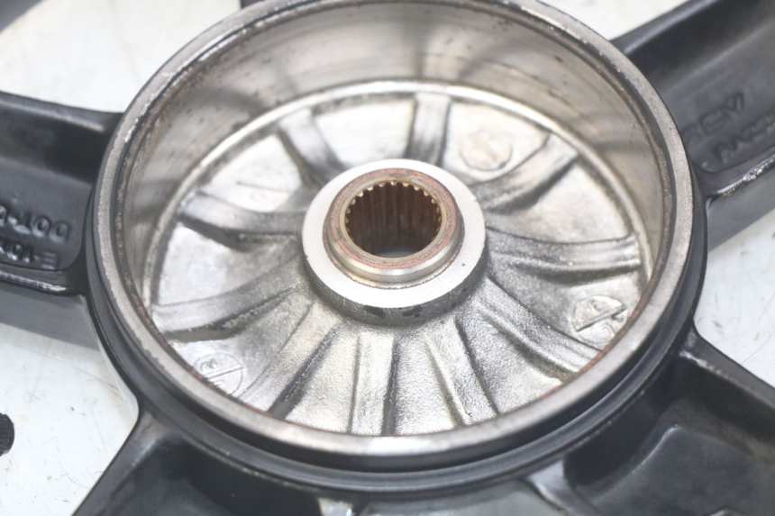 photo de LLANTA TRASERA PIAGGIO VESPA S 2T 50 (2007 - 2014) - Estado de la superficie y material