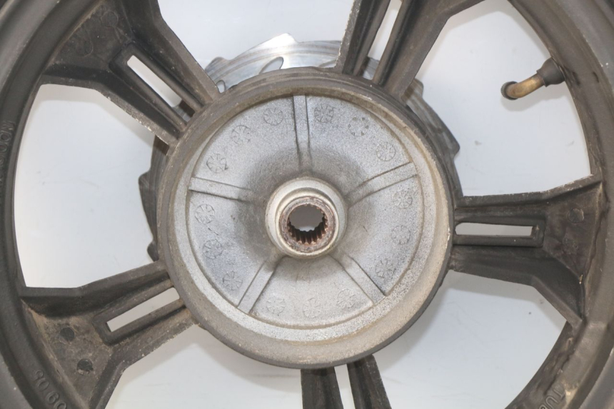 photo de LLANTA TRASERA EUROCKA VIRTUALITY GT 4T 50 (2011 - 2017) - Estado de la superficie y material