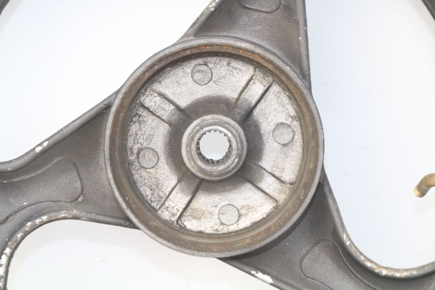 photo de LLANTA TRASERA EUROCKA VIRTUALITY GT 4T 50 (2011 - 2017) - Estado de la superficie y material