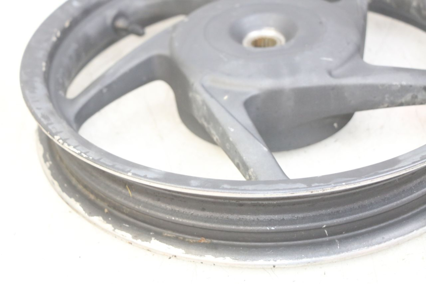 photo de LLANTA TRASERA HONDA VISION NSC R 50 (2013 - 2015) - Primer plano técnico