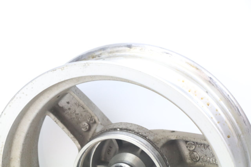 photo de LLANTA TRASERA PEUGEOT VIVACITY NEW 4T 50 (2008 - 2017) - Primer plano técnico