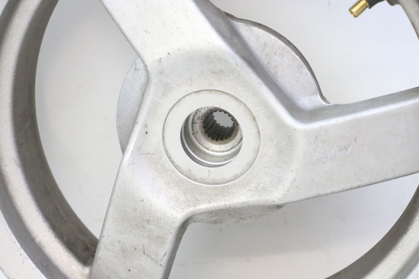 photo de LLANTA TRASERA PEUGEOT VIVACITY NEW 4T 50 (2008 - 2017) - Estado de la superficie y material