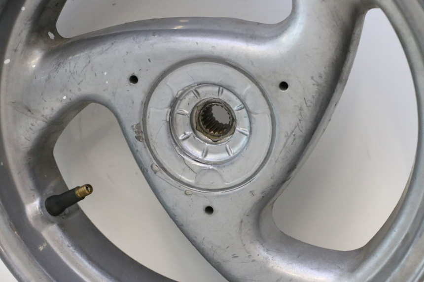 photo de LLANTA TRASERA PEUGEOT VIVACITY 50 (2004 - 2009) - Características distintivas