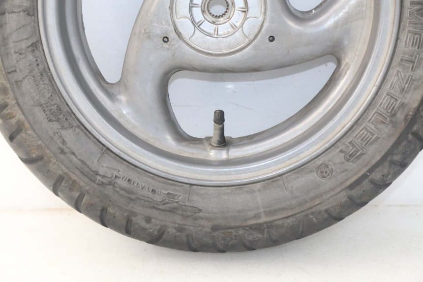 photo de LLANTA TRASERA PEUGEOT VIVACITY 100 (1999 - 2008) - Características distintivas